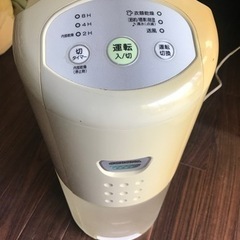 除湿機　コロナ　2013年製の画像