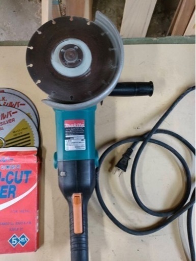 ディスクグラインダー  マキタ makita