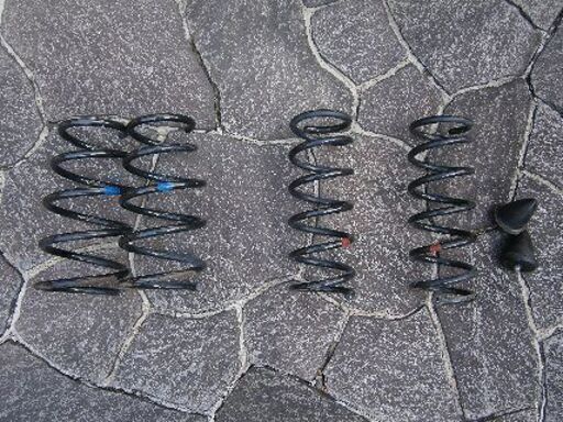 スズキ　エブリーワゴンDA64W　純正サスペンション１台分　バンプラバー付き