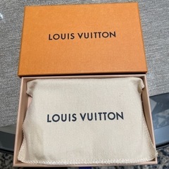 LOUIS VUITTON ダミエ名刺入れ＊イニシャル入り VUITTON ダミエ名刺入れ美品※イニシャル入り