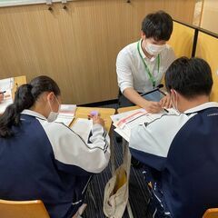 小中学生向け個別指導塾講師の画像