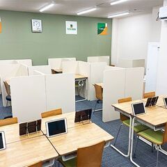 小中学生向け個別指導塾講師の画像