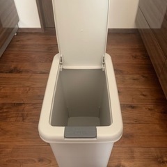 サンコープラスチック　26.5L  ゴミ箱の画像