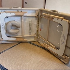 折りたたみマッサージベッドの画像