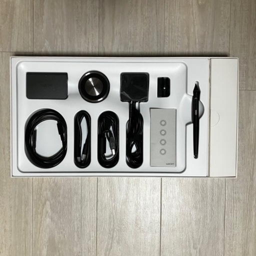ワコム　Wacom cinteq pro 13 液晶ペンタブレット