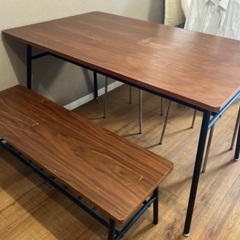 シンプル木目ダイニングセットの画像