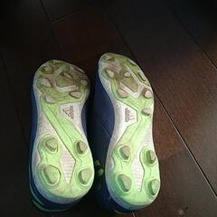 adidasスパイク21cmの画像
