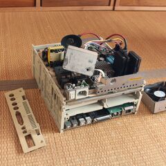 Macintosh Perfoma275（Color ClassicⅡ）の内部のみ（筐体・HDなし）の画像
