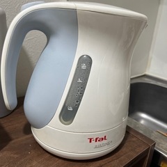 電気ポットの画像