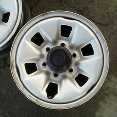 TOYOTA純正ホイール6穴です。