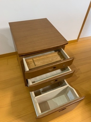 学習机、脇机、椅子の３点セット