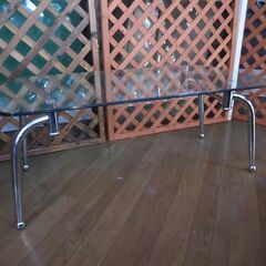 USED　ガラスセンターテーブル　サイズ：Ｗ全幅:109×Ｄ奥行:60ｃｍ×Ｈ全高:44ｃｍの画像