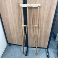 【中古品】松葉杖　高さ調整可能　使用感あり　107