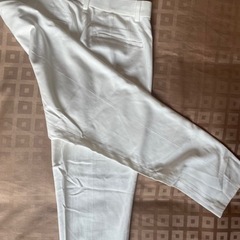 ユニクロ　パンツ　ほぼ未使用　Mサイズの画像