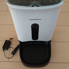 カリカリマシーン　自動給餌器
