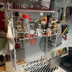 キッチン収納　突っ張りポール仕様の画像