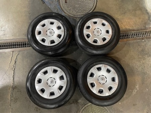 ハイエース200系純正　タイヤホイールセット バリ山　ブリジストン  2021年製