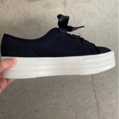 厚底スニーカー LL 1足 室内試し履きのみの画像