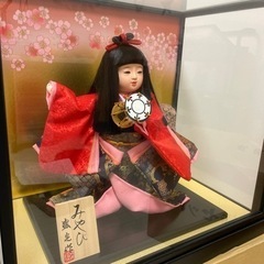 ケース入り人形