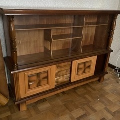 食器棚のような棚