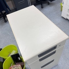 (決まっています)ジムデスクの引き出し
