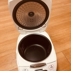 炊飯器の画像