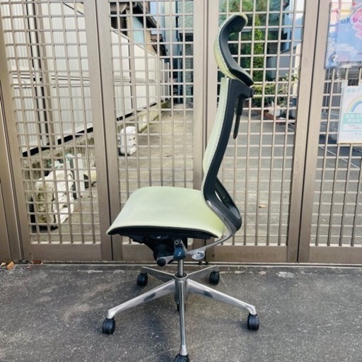《売約済》オカムラ　okamura バロンチェア　baron エクストラハイバック　可動ヘッドレスト　ピスタチオグリーン　ライムグリー