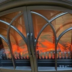 暖炉型ファンヒーターの画像