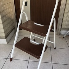 【お取引中】2段ステップ　脚立