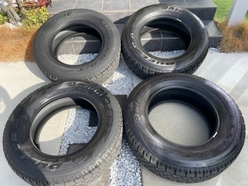 ハイラックス　プラド　ハイラックスサーフ等　265/65R17