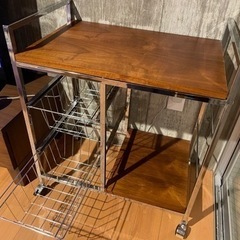 キャスター付きワゴン（美品✨）