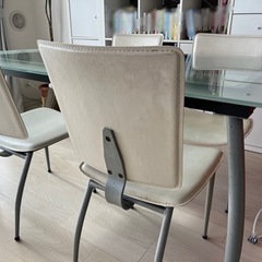 ガラステーブル ダイニングセットの画像