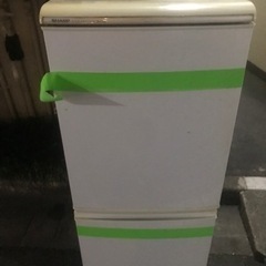 シャープ　135L冷蔵庫