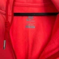 NIKEナイキ レディースパーカー（ピンクに近い赤）Ｌサイズ【値下げ交渉可】の画像
