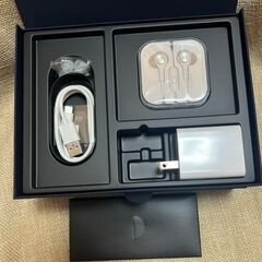 ★★新品未使用品ASUS ZenFone3 Deluxe Dual SIM ZS550KL-2J037JP 64GB Silver【国内版SIMフリー】の画像