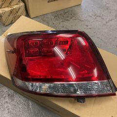 ZRT260 アリオン 後期 テール ランプ ライト レンズ KOITO 20-463 左