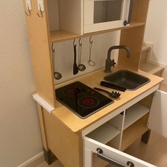 IKEAイケアキッチン＋ままごとセット付きの画像