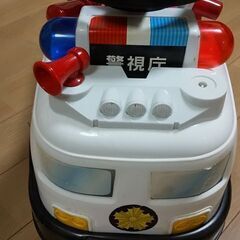 パトカー 乗用玩具