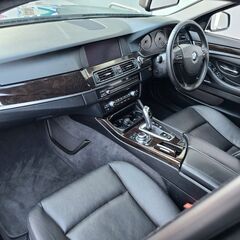 BMW523ツーリングハイライン　H23　車検6/11　走行53000ｋ　純正ＨＤＤナビ＆フルセグＴＶ　カラーバックカメラ　ミラー内蔵ＥＴＣ　ドラレコ　黒革シート　純正17AWの画像