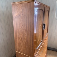 レトロな和タンスの画像