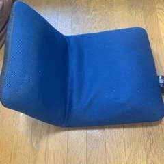 使わなくなった座椅子の画像