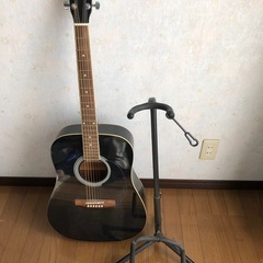 フォークギター　スタンド付きの画像
