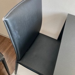 ダイニングテーブル黒の画像