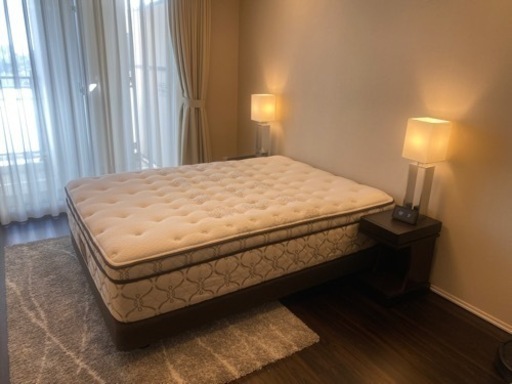 【交渉終了】シーリーの極厚ダブルサイズのマットレス・ベッドフレームのセットをお譲りします。