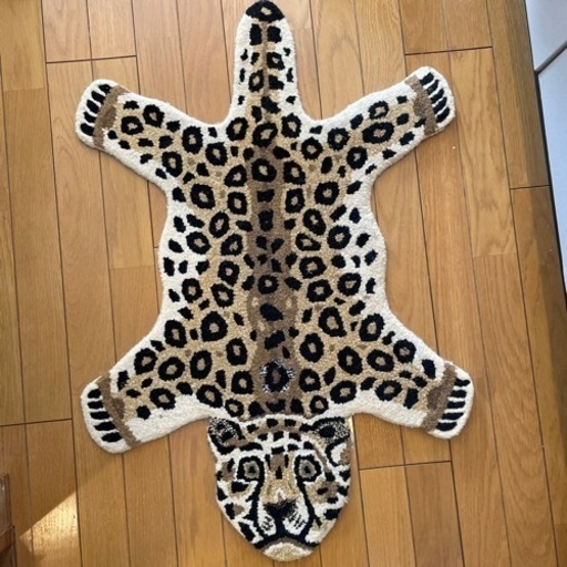 unico レオパード  ヒョウ　ラグ