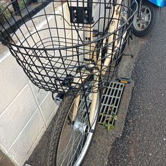 自転車　24インチ　前かご大きめ　タイヤ太め