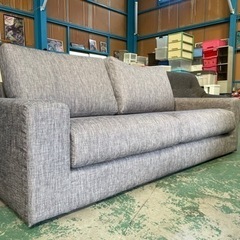 2人掛けソファー☆中古品ですがまだ綺麗で使えます👍🏾幅190cmの画像