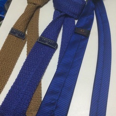 CRICKET ネクタイ2本　& VIET NAM ネクタイの画像