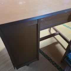 レトロな机の画像
