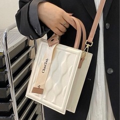 美品 ショルダーバッグの画像